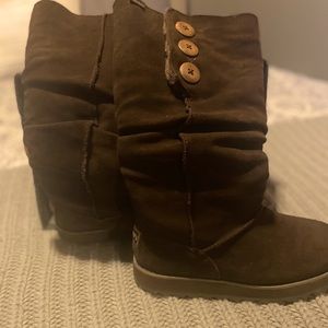 Sketchers warm boots.  Brown size 6